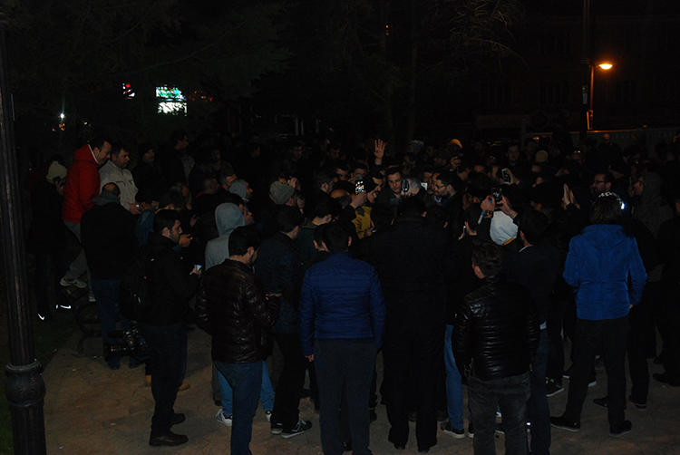 �lker�in reklam videosuna tepki g�steren vatanda�lar Cumhurba�kan� Erdo�an��n K�s�kl��daki konutuna ak�n etti