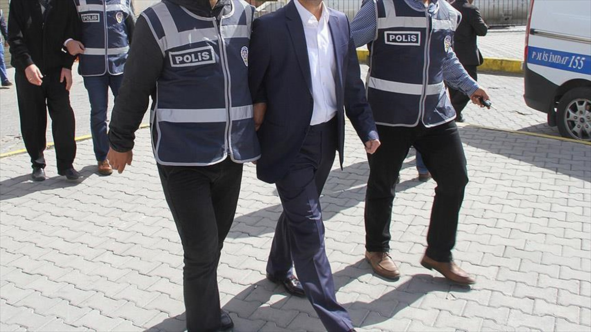 Ankara'daki FET� yap�lanmas�na y�nelik operasyonda 39 ki�i tutukland�