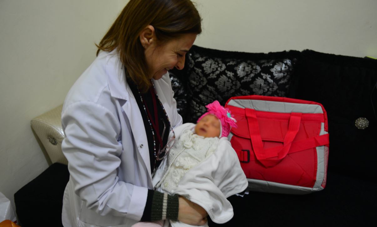 Fatih Belediyesinden annelere ilk eitim 