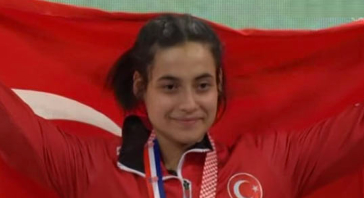 S�meyye Kentli, bronz madalya kazand�