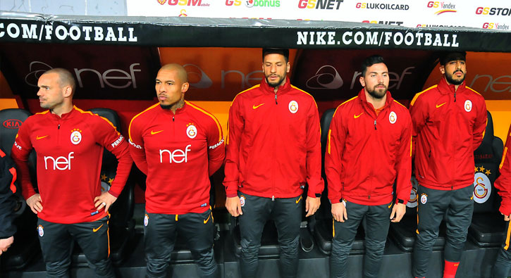 Tudor Sneijder'i oyuna almak istedi yldz futbolcu tuvaletten kt