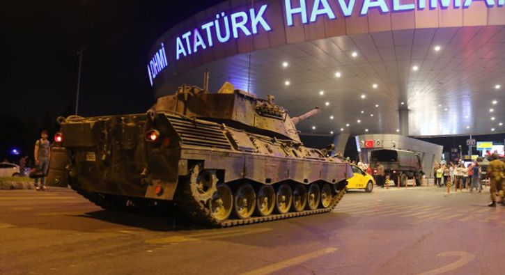 FET�'c� ter�ristin odas�nda darbeyi anlatan kitap bulundu