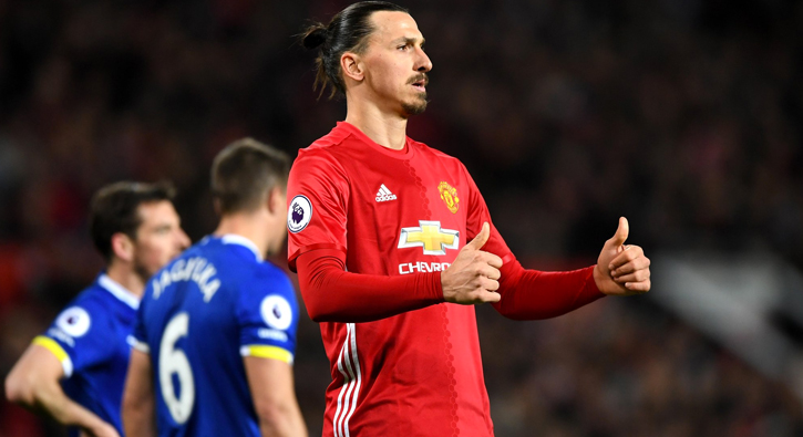 Manchester United, 90+4'te puan kurtard!
