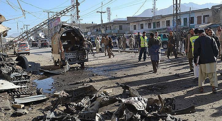 Pakistan'da intihar sald�r�s�