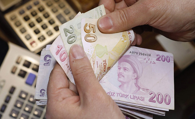 �kale imzalayan i��i i�sizlik maa�� alam�yor