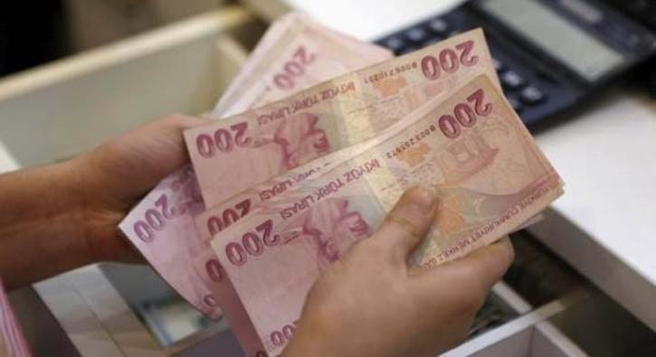 Banka yneticisi mterileri dolandrm!