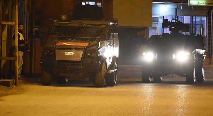 Diyarbak�r'da i�yerine silahl� sald�r�: 1'i a��r, 6 yaral�