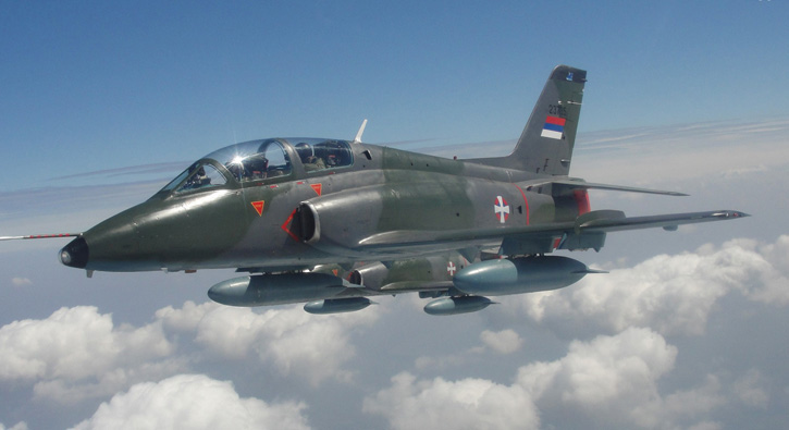 S�rbistan'da askeri u�ak d��t�