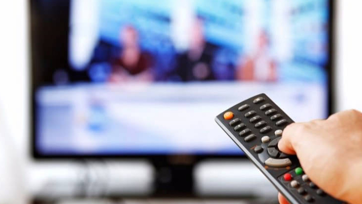 Televizyonun taht� sallan�yor