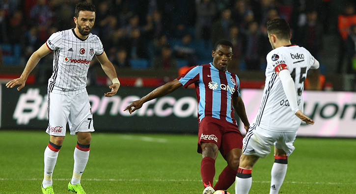 Gkhan Gnl'den Hugo Rodallega itiraf