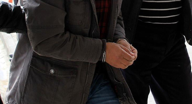 Malazgirtte terr operasyonu: 12 gzalt, bir rgt yesi yakaland