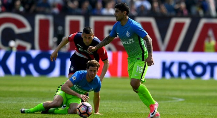 Inter'e so�uk du�! Y�k�ld�lar...