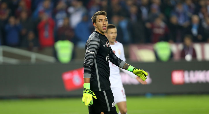 Muslera Galatasaray ynetiminden maana zam istedi