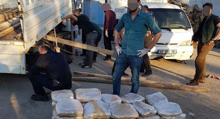 Adana'da kalas ykl kamyonetten 116 kilo esrar kt