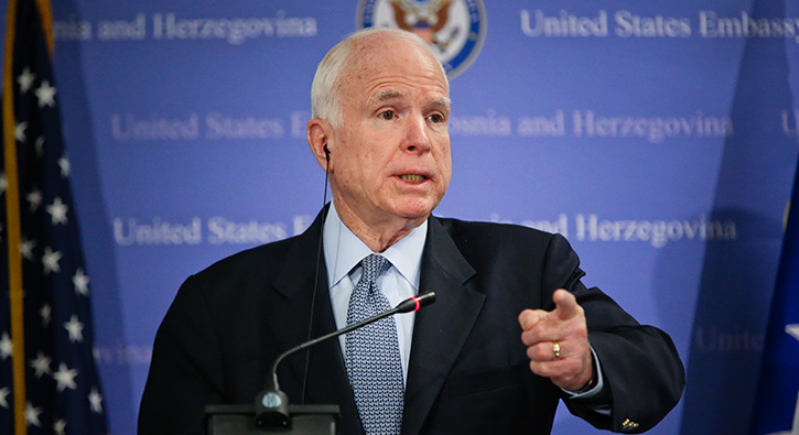 McCain: Hem DAE'i hem de Esed'i ayn anda halledebiliriz