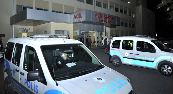 Antalya'da polise d�ner b��a��yla sald�r�