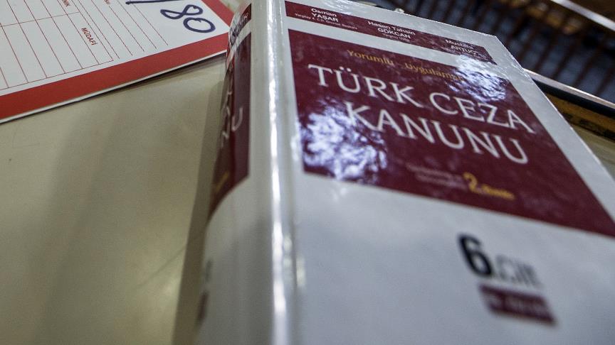 E�ini b��akla yaralayan kocaya ''hakaret'' indirimi