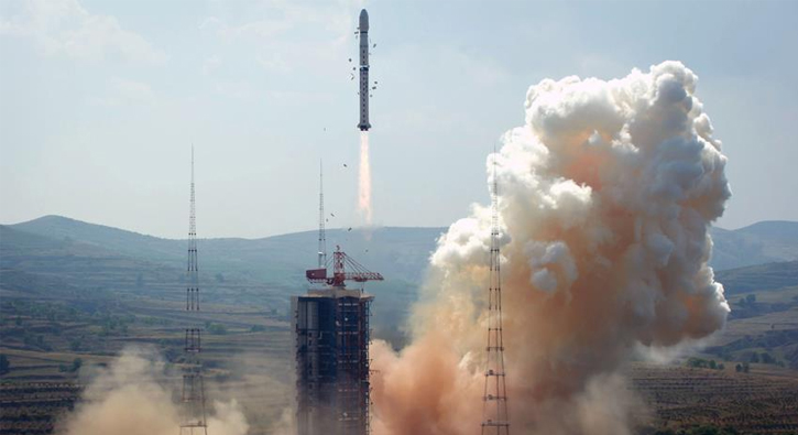 �in ileti�im uydusu f�rlatt�