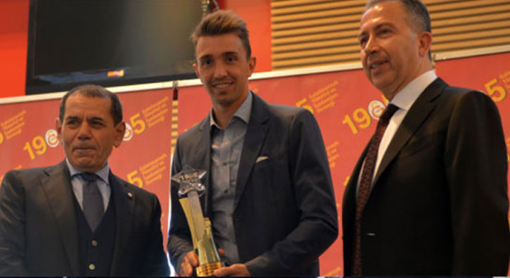 Geleneksel hale gelmi bu dln sahibi Fernando Muslera