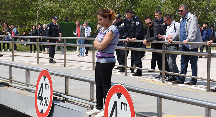 Ya�l� kad�n�n intihar eden ki�iye s�yledikleri pes dedirtti!