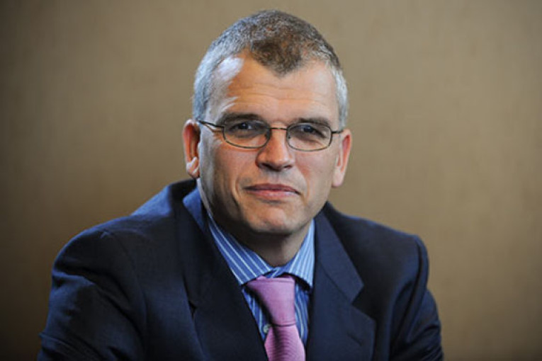  �svi�reli banka UBS: Evet ile faiz iner, TL u�ar