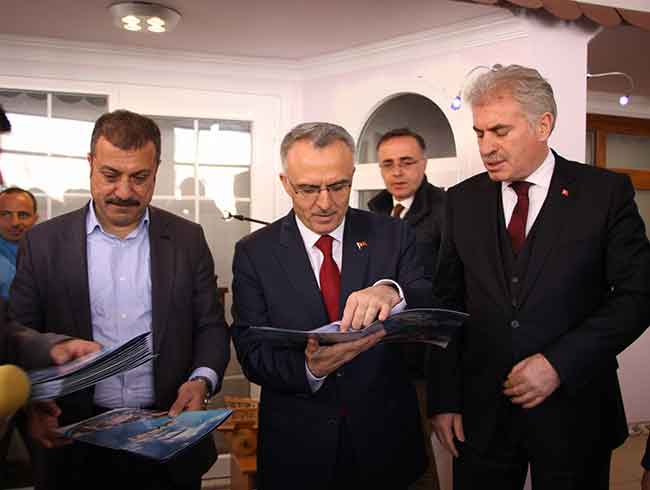 Piyasalara �� ayda 200 milyarl�k destek