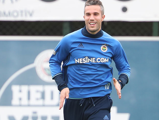 Fenerbahe Milan'dan Van Persie teklifi bekliyor