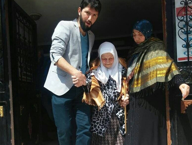 100 ya��nda sand�k ba��na gitti