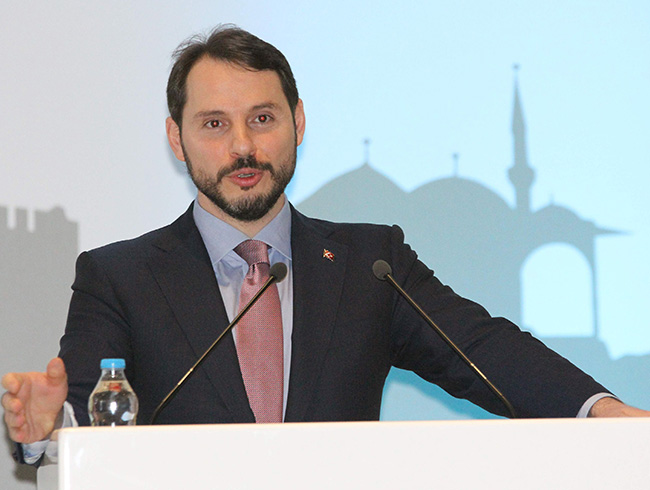 Bakan Albayrak'tan referandum aklamas