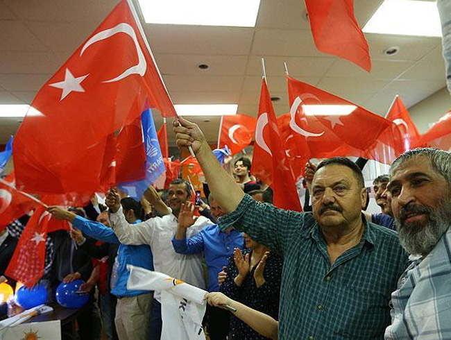 ABD'de halk oylamas� kutlamas�