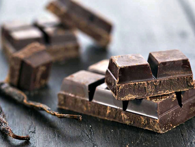 Siyah �ikolata gen�le�tiriyor