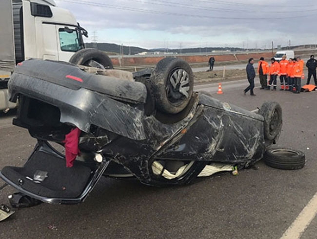 Arac�yla �arpt��� at�n kopan kafas� sonunu getirdi!