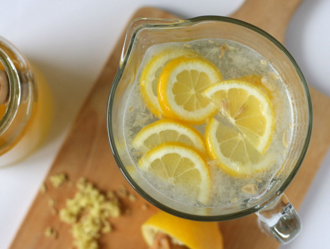 Sabahlar� limonlu su i�in!