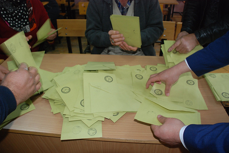 Fransz basnndan irkin referandum algs