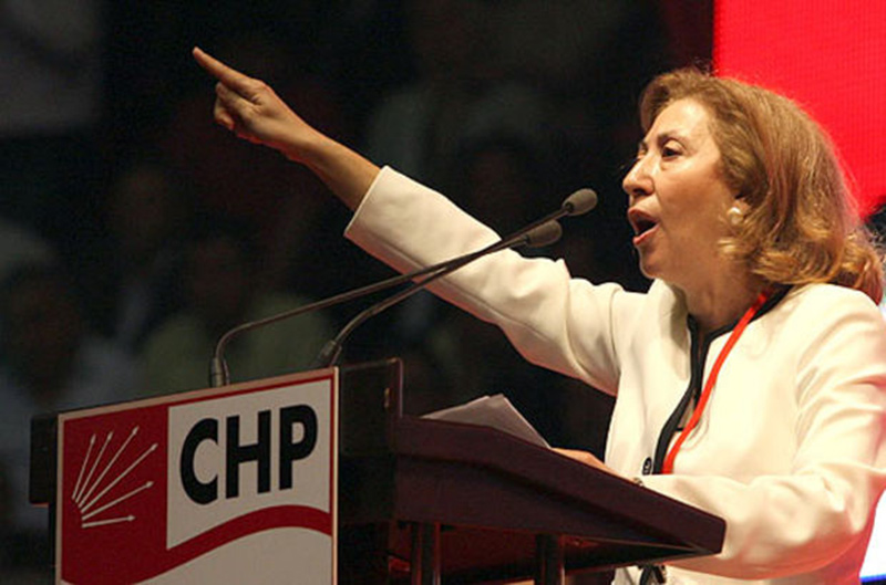 CHP'li Glsn Bilgehan aile geleneini srdrd, halka 'namussuz' dedi