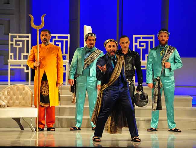 G�zel Helen�den sosyetik ta�lama