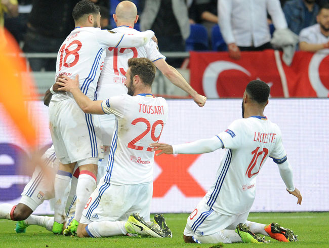 Lyon'un 22 ki�ilik kadrosu a��kland�