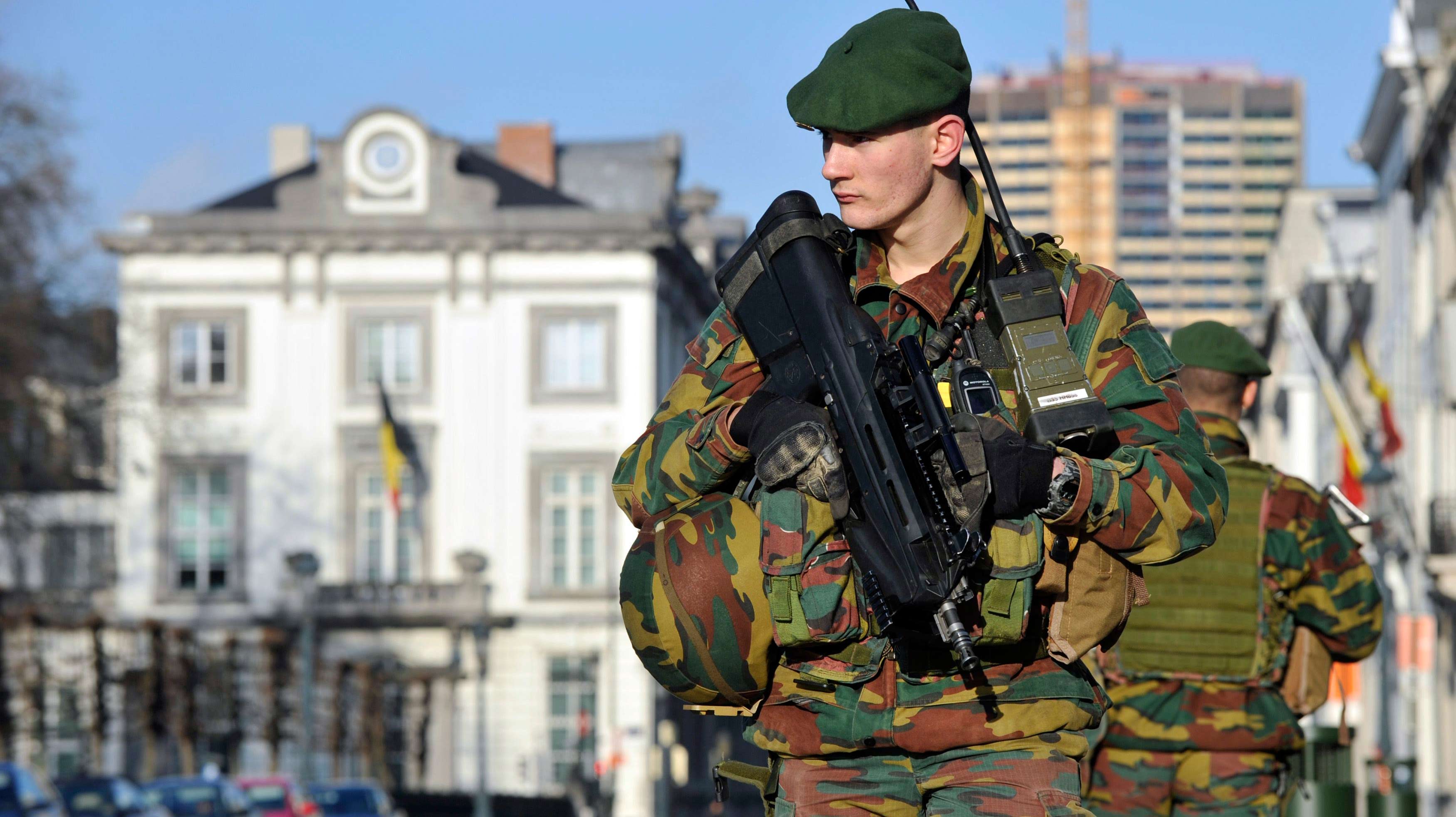 Fransa'da se�im �ncesi ter�r alarm�