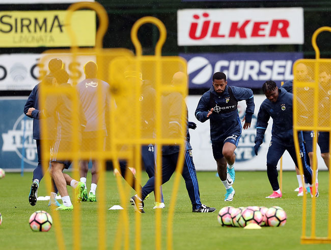 Simon Kjaer'in arlar artt Fenerbahe'nin keyfi kat