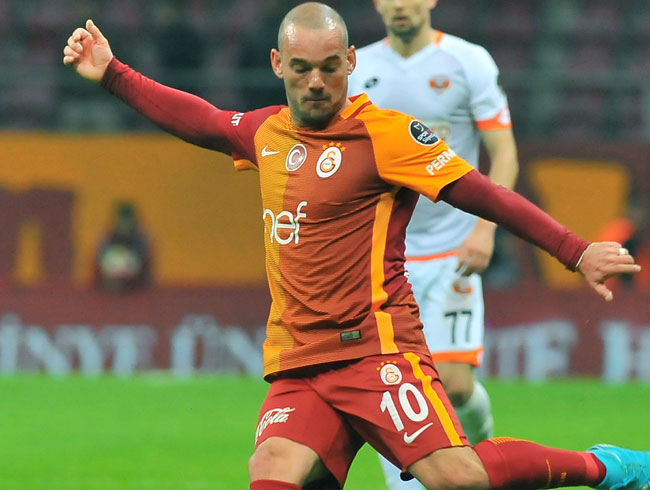 Sneijder bir gol atarsa Galatasaray tarihine geecek