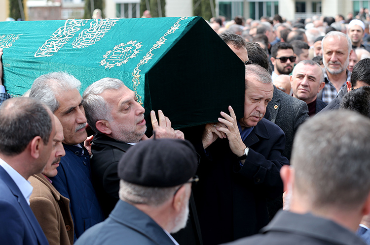 Cumhurbakan Erdoan cenazeye katld