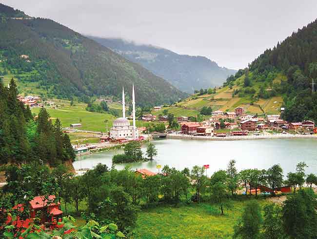 Fkras, yeili ve tarihiyle yzleri gldren ehir Trabzon