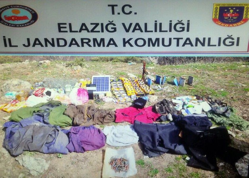 Terristlerin deposunda patlayc dzenei ele geirildi