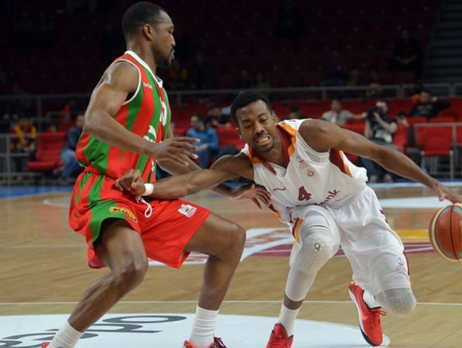 Galatasaray Odeabank, Pnar Karyaka'y 67-55 malup etti