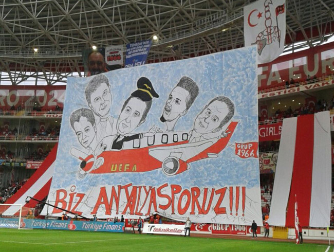 Antalyaspor tribnlerinde UEFA mesaj
