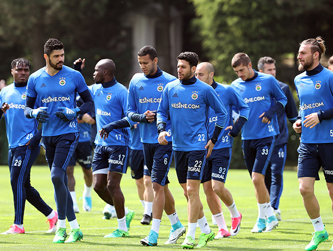 Fenerbahe derbiye hazr