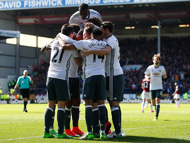 Manchester United deplasmanda Burnley'i 2-0 ma�lup etti