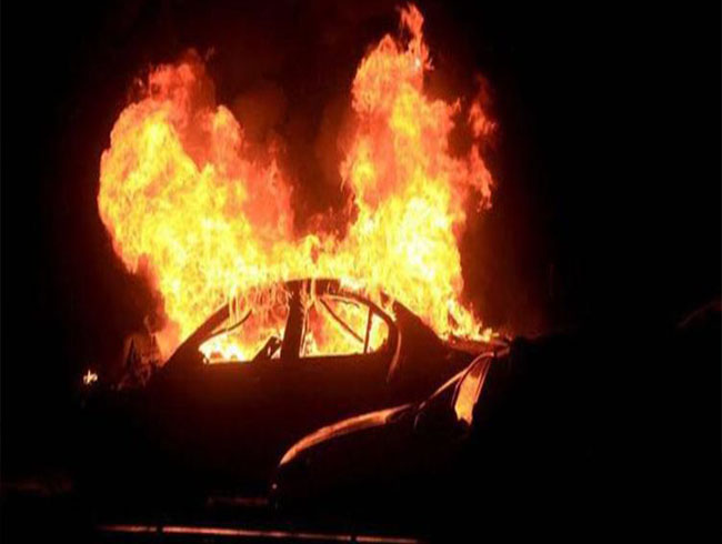 Pakistan'da otob�se sald�r�: 10 �l�