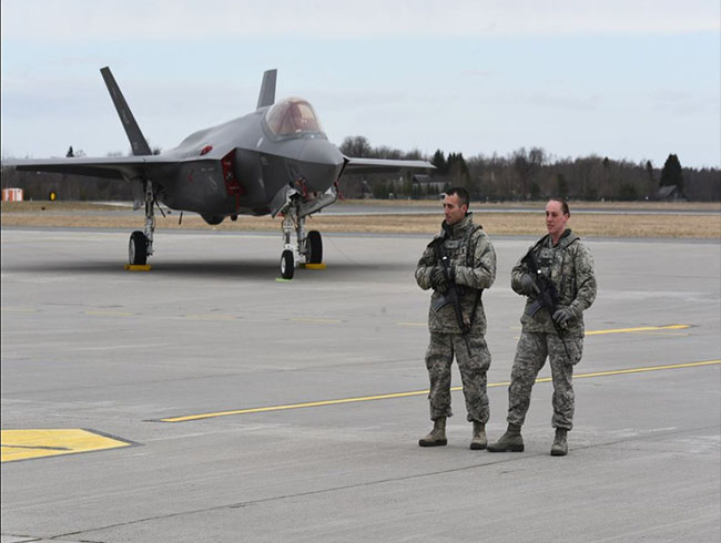 Amerikan F-35 sava uaklar Estonya'ya ulat