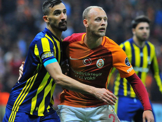 Galatasaray ve Fenerbahe PFDK'ya sevk edildi